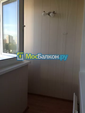 Отделка балкона и лоджии пластиковыми ПВХ панелями в Щёлково от компании МосБалкон