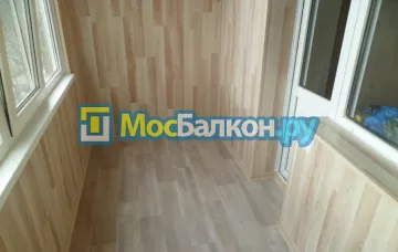 Отделка балкона и лоджии пластиковыми ПВХ панелями в Щёлково от компании МосБалкон