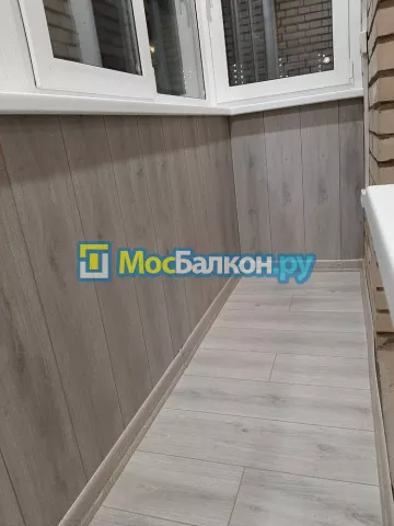 Отделка балкона и лоджии пластиковыми ПВХ панелями в Щёлково от компании МосБалкон