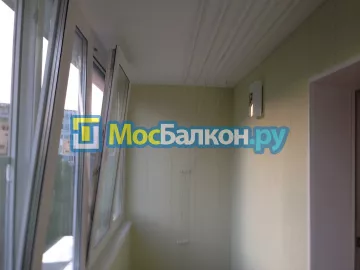 Отделка балкона и лоджии пластиковыми ПВХ панелями в Щёлково от компании МосБалкон