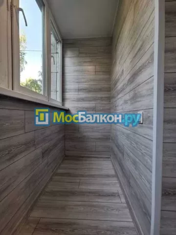 Отделка балкона и лоджии пластиковыми ПВХ панелями в Щёлково от компании МосБалкон